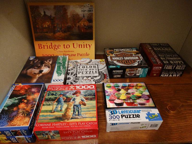 lot 4457 image: Lot of puzzles.