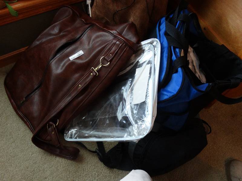 lot 4473 image: Lot of bags.