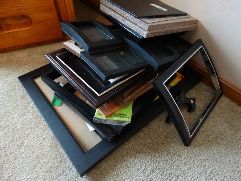lot 4477 image: Large lot of picture frames.