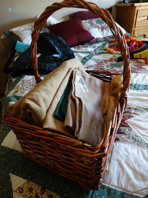 lot 4481 image: Wood baskets wsheets.