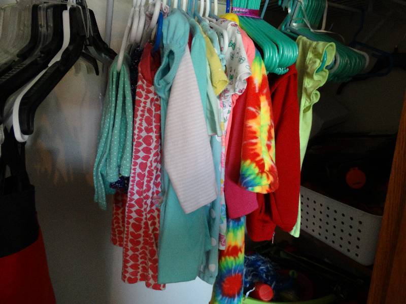 lot 4488 image: Contents in top of closet.