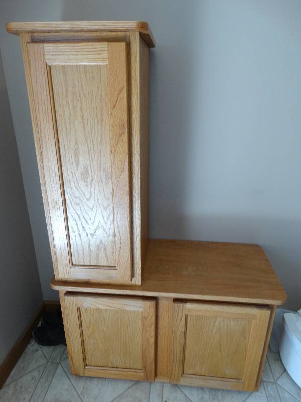 lot 4491 image: Wooden cabinet wcontents. 50 x 32.