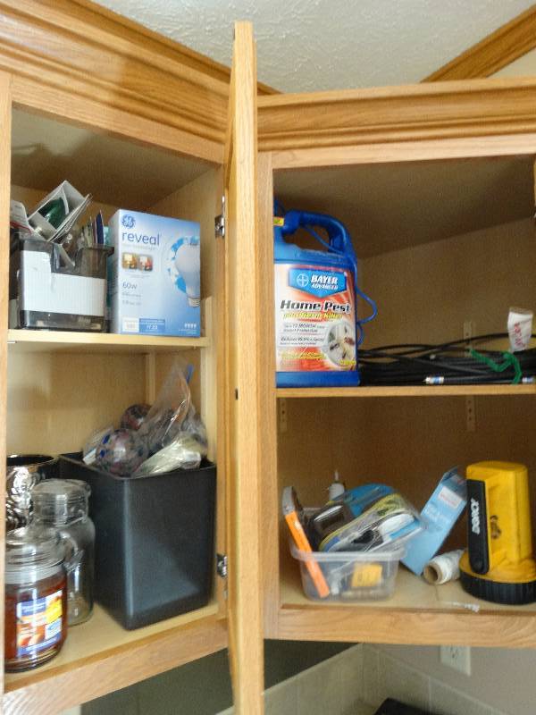lot 4500 image: Contents in cabinets.