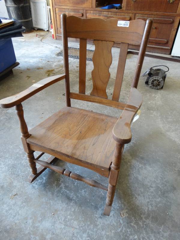 lot 4524 image: Wood rocker.