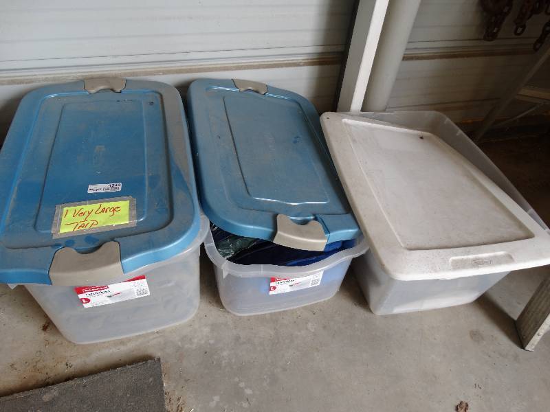 lot 4543 image: Lot of various tarps in totes.