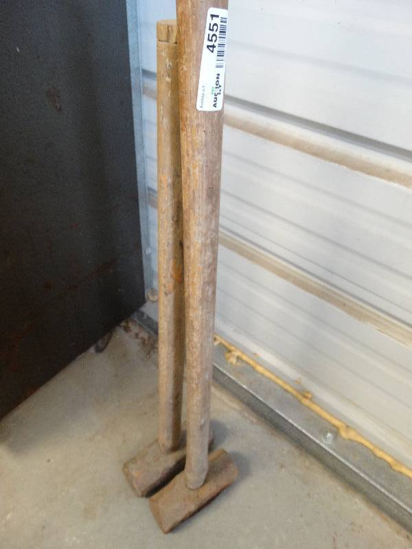 lot 4551 image: 2 Sledgehammers.