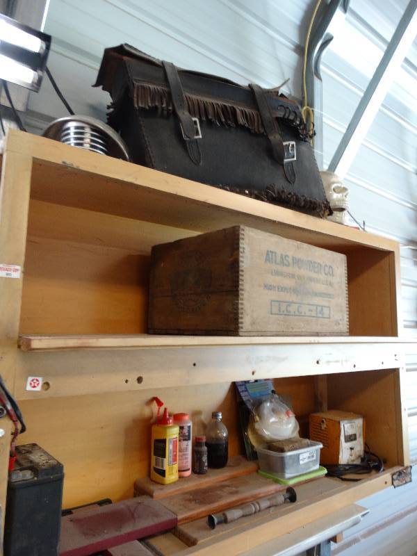 lot 4553 image: Contents in cabinet.