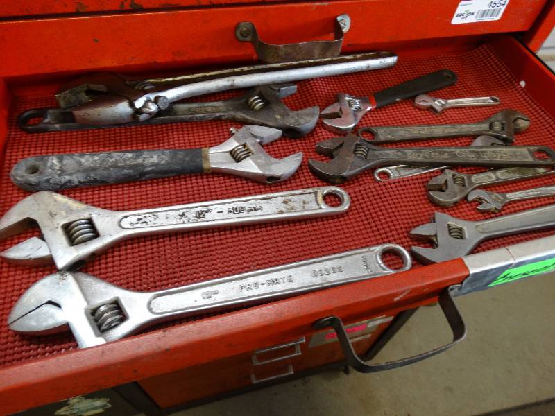 lot 4555 image: Lot of cresent wrenches.