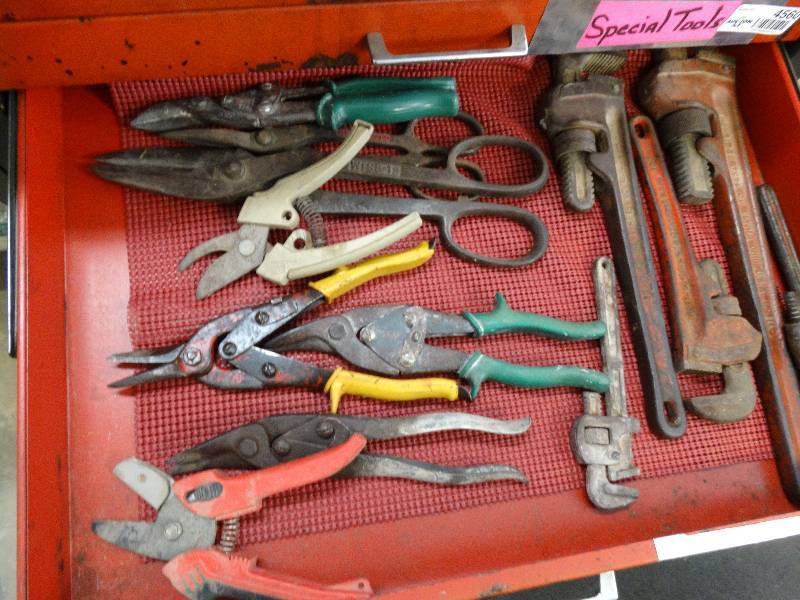 lot 4561 image: Lot of ten snips & pipe wrenchs.