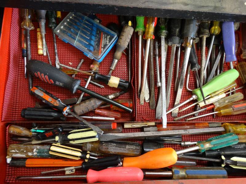 lot 4570 image: Lot of screwdrivers.