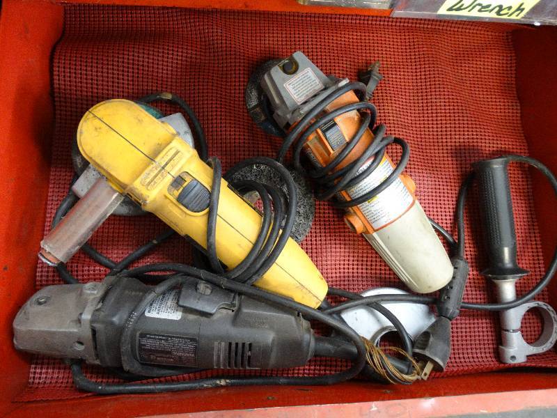 lot 4572 image: Lot of grinders.
