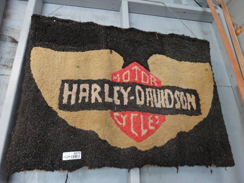 lot 4575 image: Harley-davidson decor.