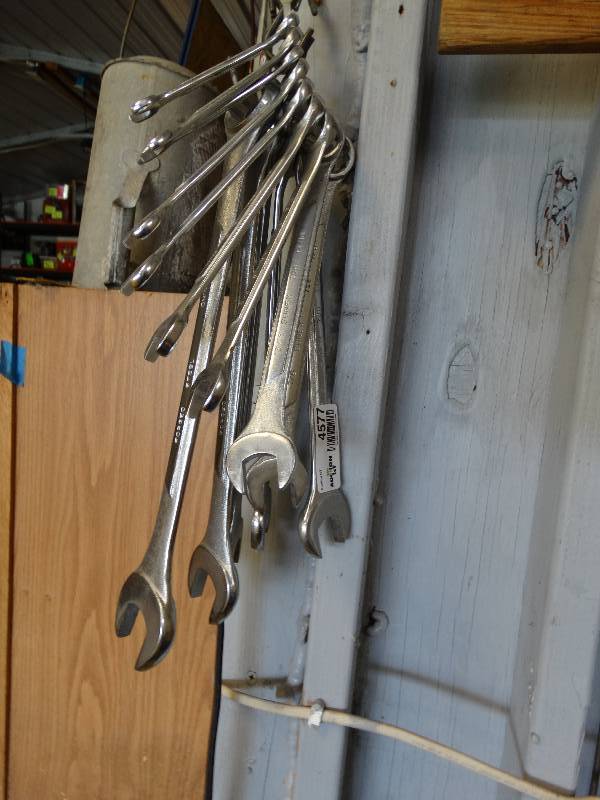 lot 4577 image: Lot of various wrenchers.