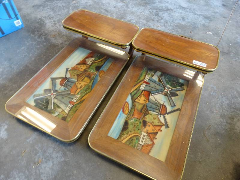 lot 4602 image: Matching 2 end tables & coffee table