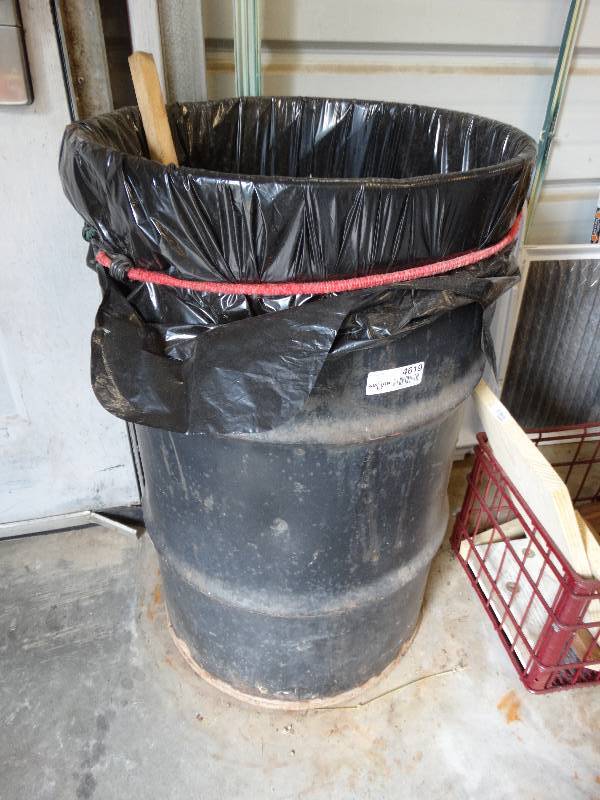 lot 4619 image: Metal barrel.