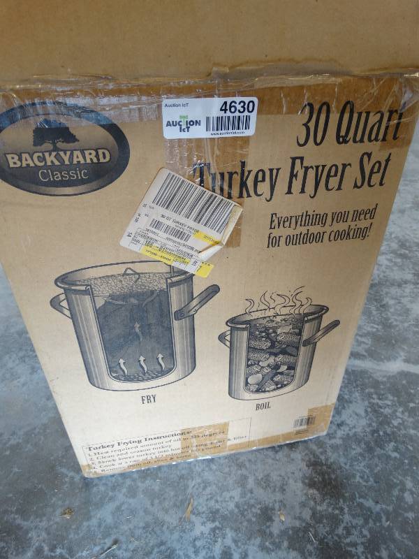 lot 4630 image: 30 quart turkey fryer set.