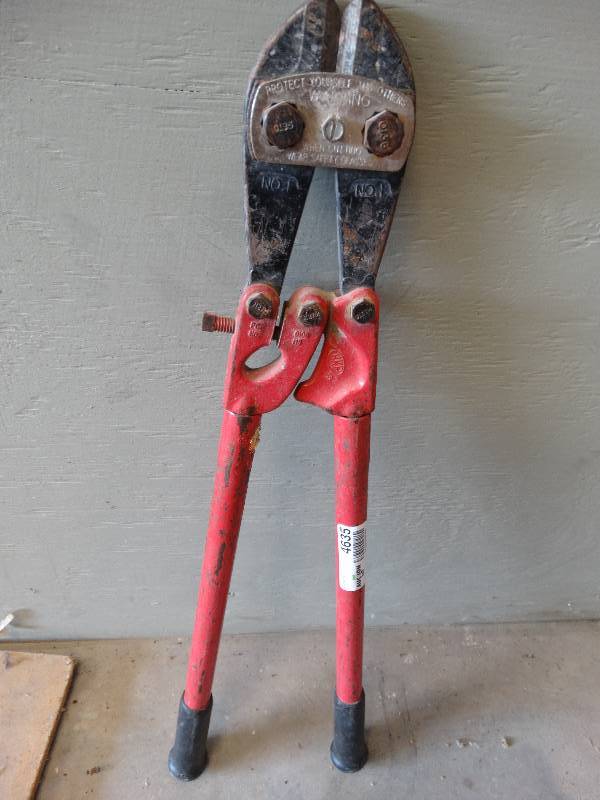 lot 4635 image: Bolt cutters.