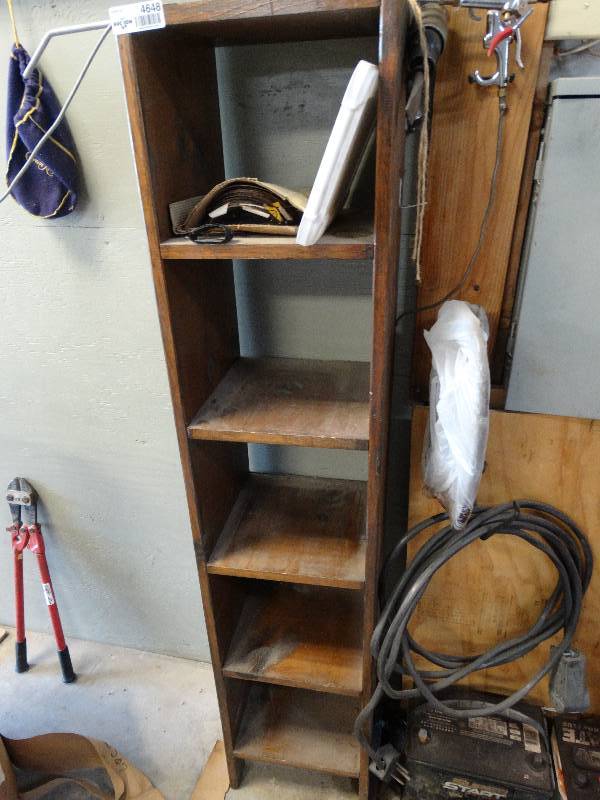lot 4648 image: Wooden shelf wair hammer, blow guns, & heavy duty extention cord.
