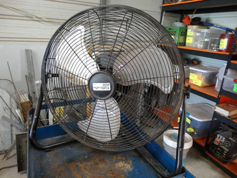 lot 4659 image: Metal 3 speed fan.