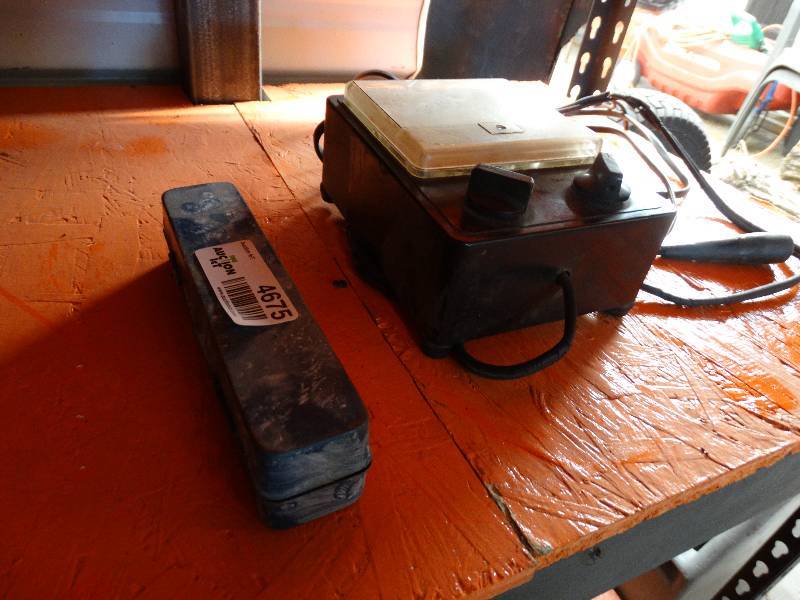 lot 4675 image: Cam angle meter needs new cord, & tool.
