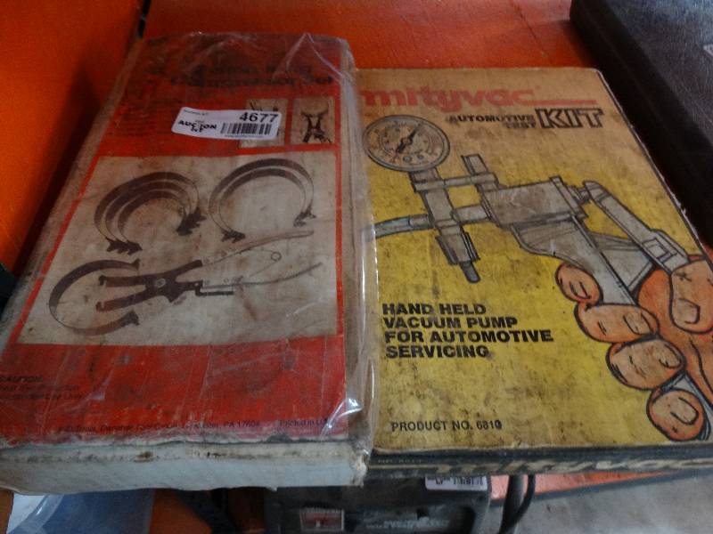 lot 4677 image: Automotive kit sets.