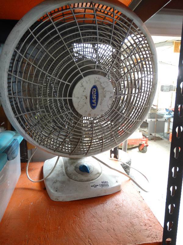 lot 4685 image: Lasko 3 speed fan.