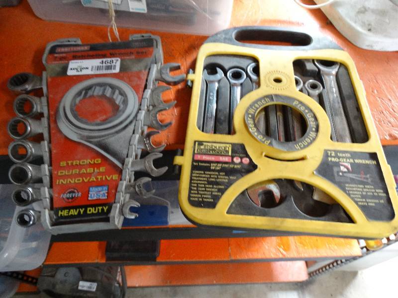 lot 4687 image: Lot of craftsman 7-pc ratcheting wrench set & 7 pc set pro gear wrenchs.