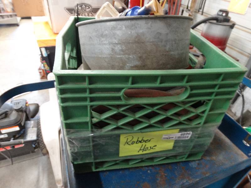 lot 4696 image: Lot of rubber hoses.