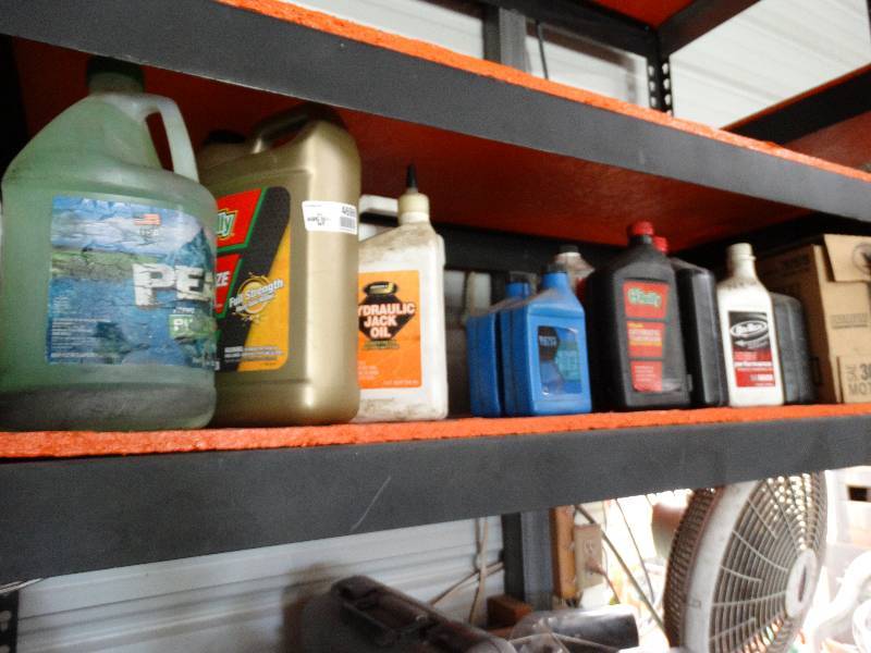 lot 4698 image: Lot of oil, automatic transmission fluid, peak, ect.