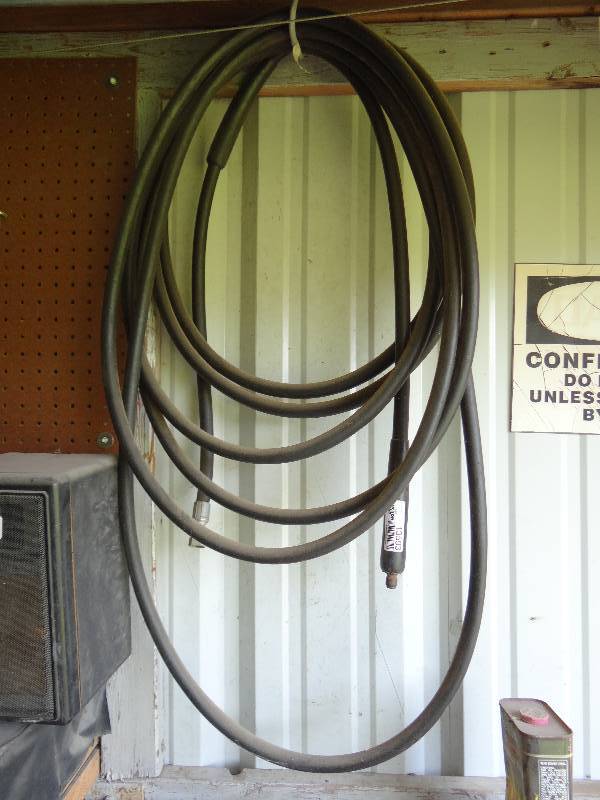 lot 13593 image: Hose.