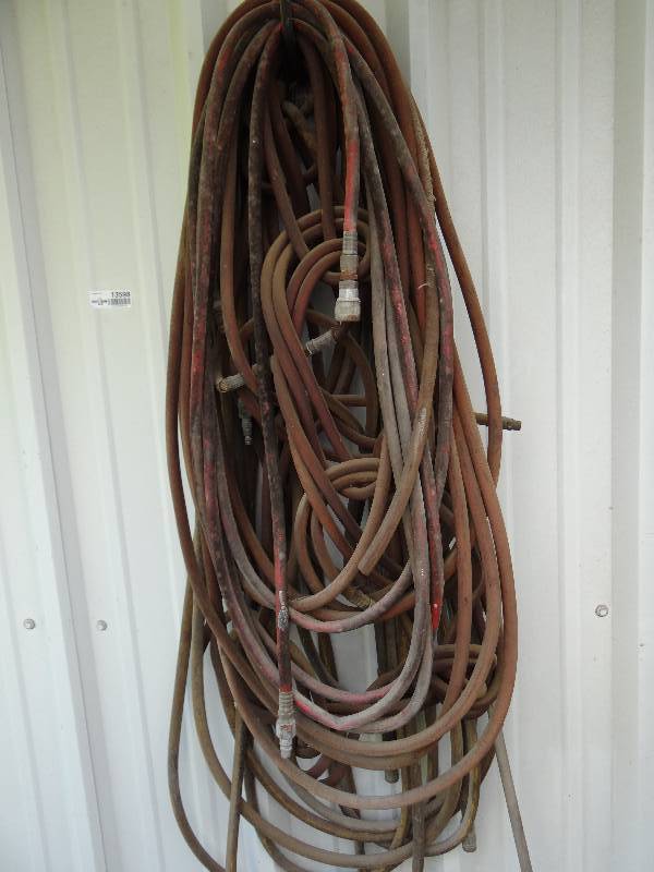 lot 13598 image: Lot of hoses.
