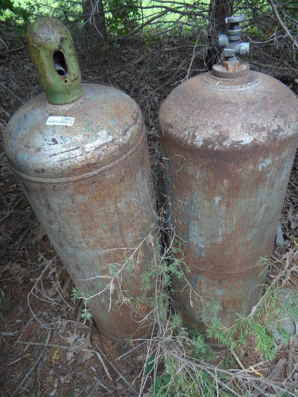 lot 13602 image: 2 large propane cylinder tanks