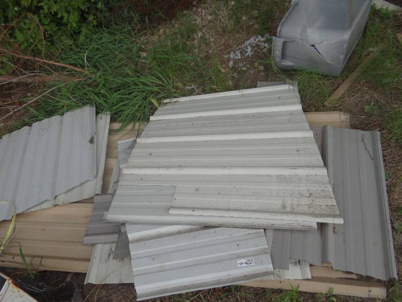 lot 13611 image: Several sheets of siding.