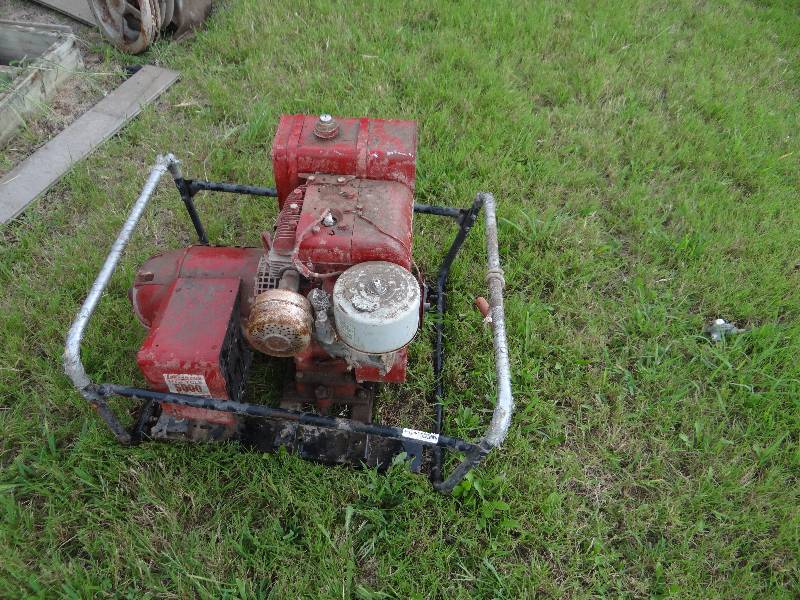 lot 13617 image: Loadamatic 5000 watt generator.