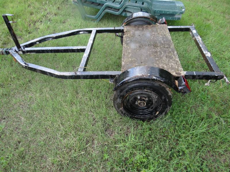 lot 13623 image: 2 wheel utility trailer