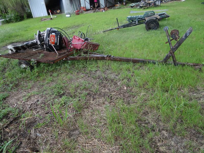 lot 13625 image: 2 wheel utility trailer