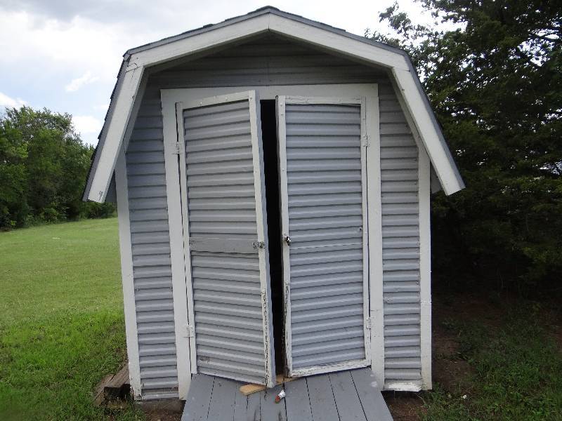 lot 13648 image: Outdoor Shed.