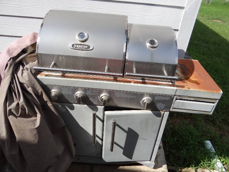 lot 13657 image: BBQ tech grill.
