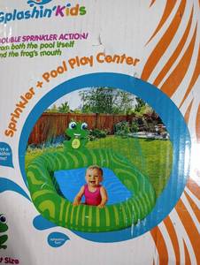 lot 9189 image: Splashin Kids Sprinkler Pool Play Center