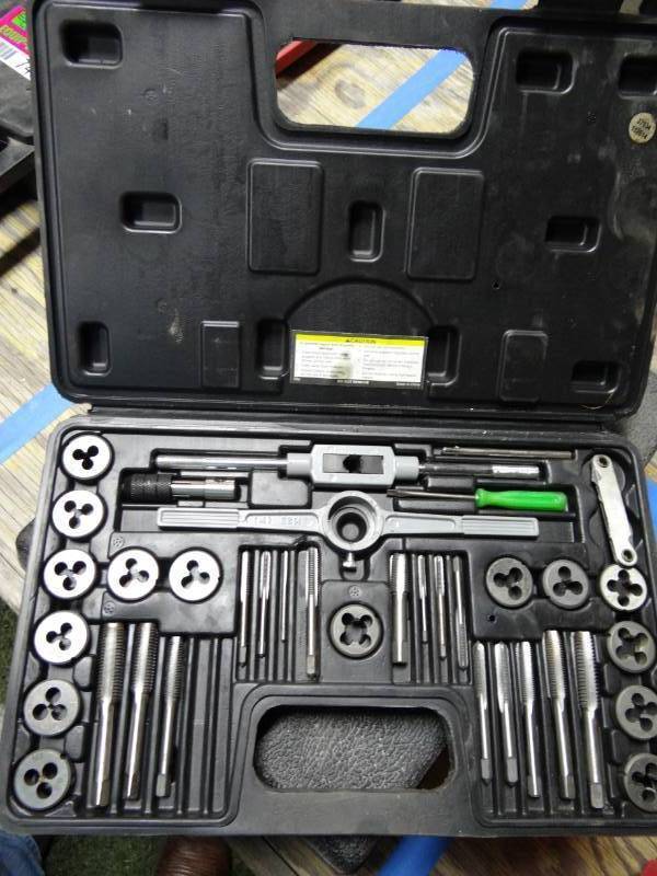lot 7463 image: Pittsburgh 40 Piece Metric Tap and Die Set with Case