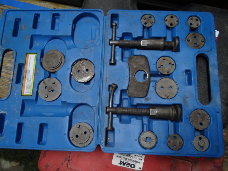 lot 7467 image: Pittsburgh Brake Pad and Caliper Service Kit