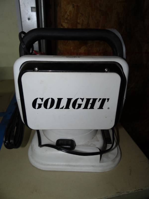 lot 7483 image: Go Light Magnetic 12V