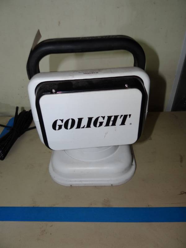 lot 7485 image: Go Light Magnetic 12V