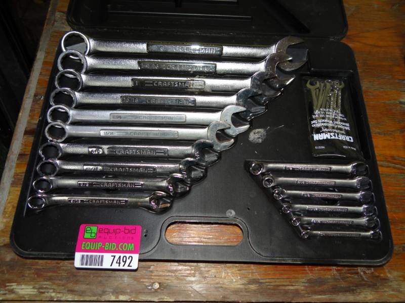 lot 7492 image: Craftsman Combination wrench set with Case 14- 1 18