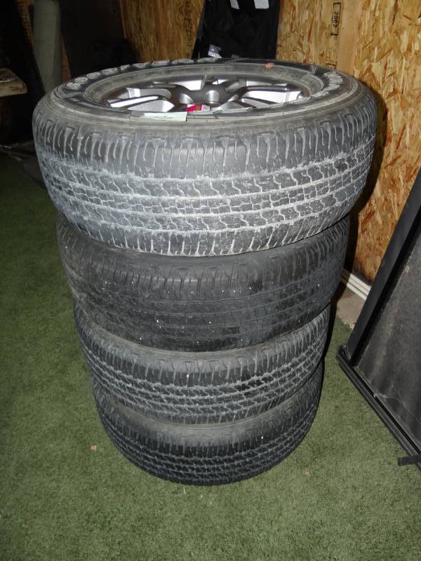 lot 7495 image: Set of (4)6 Lug Nut 18 Wheels