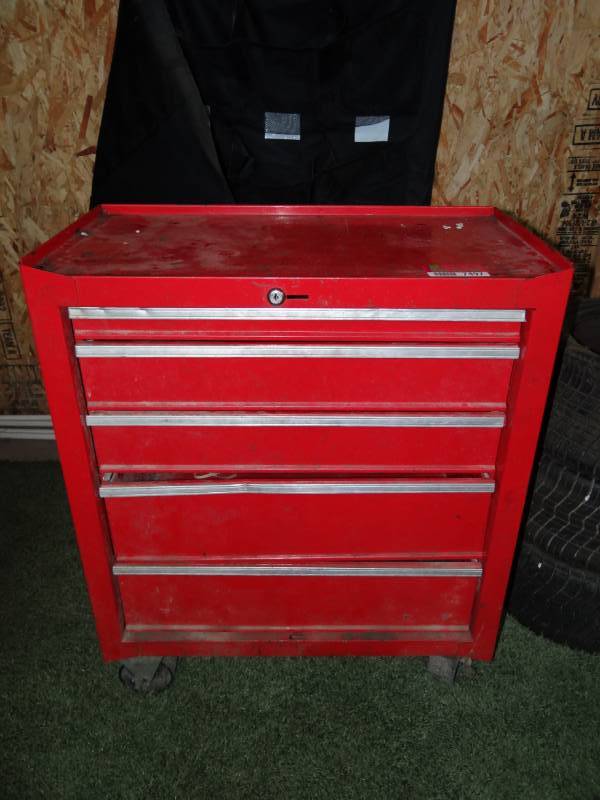 lot 7497 image: 26 5 Drawer Bottom Tool Box on Casters