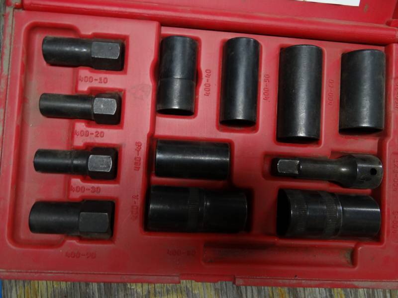 lot 7465 image: Myers Master Nut Removal Set with case