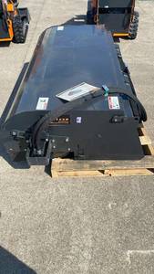 lot 704 image: (SS-72W) 72-inch Arteer Skid Steer Sweeper Broom Unused