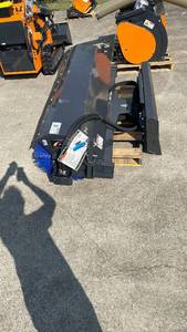 lot 726 image: (ASSB-72W)72-inch Angle Skid Steer Broom Attachment Unused