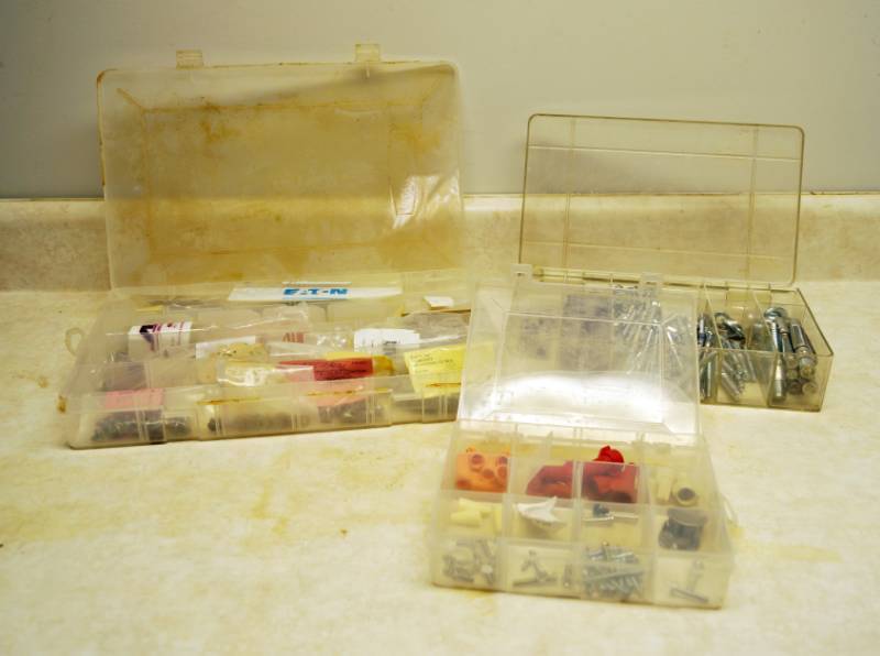 lot 1009 image: Lot of 3 Hardware Organizer Trays w lids - Great contents included